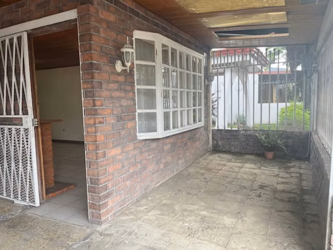 House for sale in San Francisco de Dos Ríos.