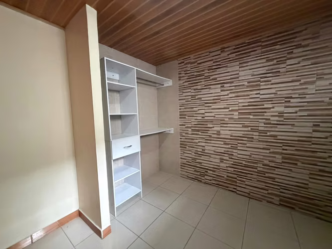 APARTAMENTO EN LA GUARIA, MORAVIA . EXCELENTE UBICACION - Imagen 7