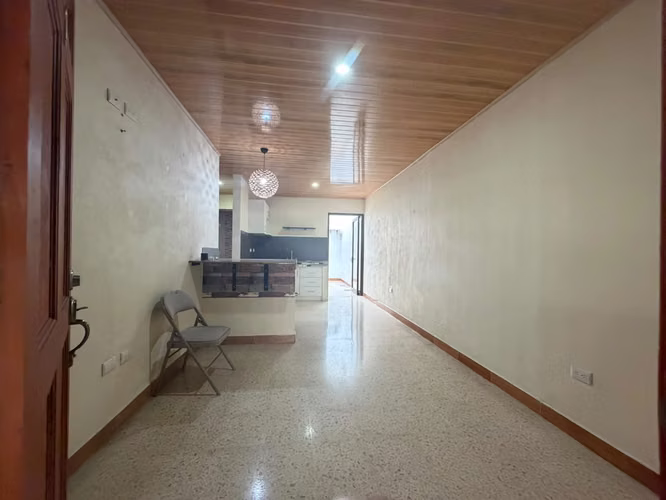 APARTAMENTO EN LA GUARIA, MORAVIA . EXCELENTE UBICACION