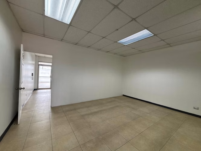 Locales Comerciales en Alquiler – San Antonio de Belén - Imagen 19