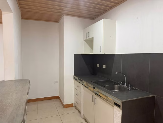 AMPLIO APARTAMENTO EN LA GUARIA, MORAVIA - Imagen 2