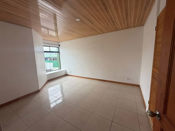 AMPLIO APARTAMENTO EN LA GUARIA, MORAVIA - Imagen 8