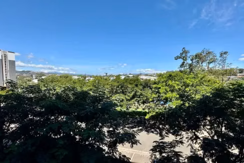 Apartamento en Condominio Torres de Heredia.
