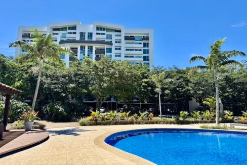 Apartamento en Condominio Torres de Heredia.