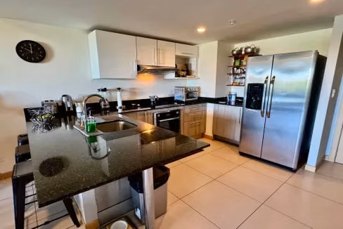 Apartamento en Condominio Torres de Heredia.