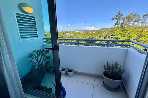Apartamento en Condominio Torres de Heredia.