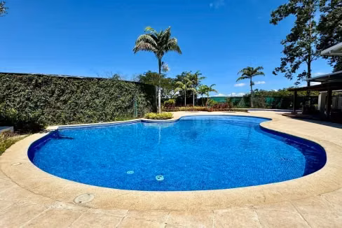 Apartamento en Condominio Torres de Heredia.