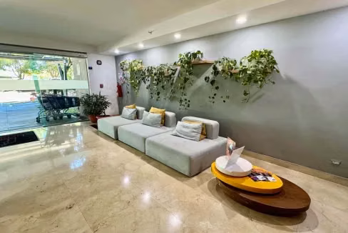 Apartamento en Condominio Torres de Heredia.