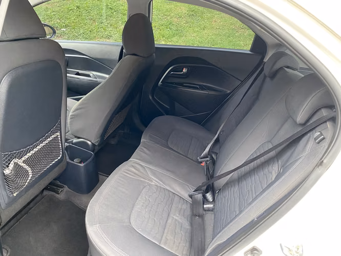 Kia Rio 2014 Automático GLP | 140.569 km | Excelente Estado