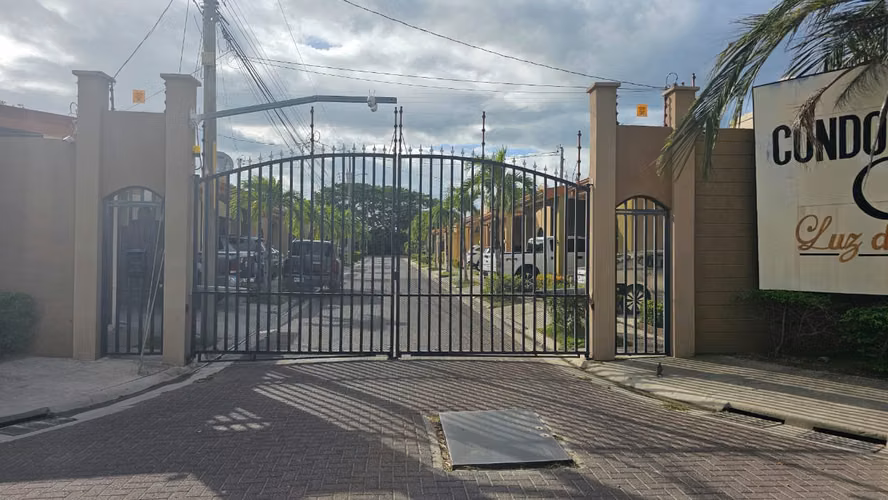 CASA EN CONDOMINIO LUZ DE LUNA