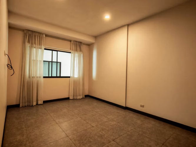 Alquilo apartamento en La Uruca Cerca Hospital del Trauma. Servicios incluidos. - Imagen 14