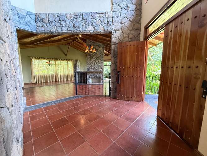 Exclusiva Residencia de Lujo en San Rafael de Heredia | 3.458 m² de Terreno | Vistas Panorámicas - Imagen 3