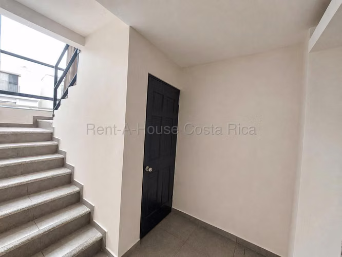 Venta de Casa con terraza y amplio patio en San Francisco de Heredia - Imagen 12