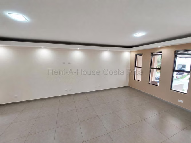 Venta de Casa con terraza y amplio patio en San Francisco de Heredia - Imagen 4