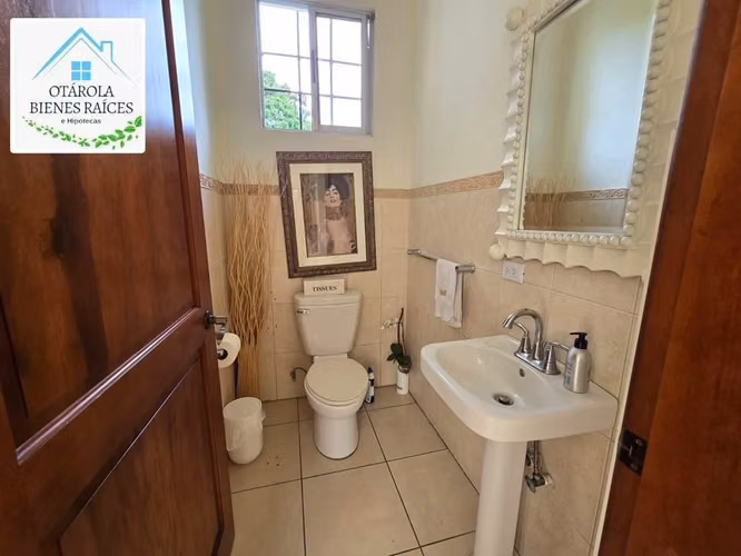 Venta de casa de lujo en trejos montealegre Escazu sin muebles - Imagen 3