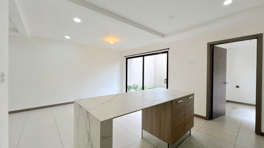 Alquiler de casa en condominio en Escazu urbano - Imagen 16