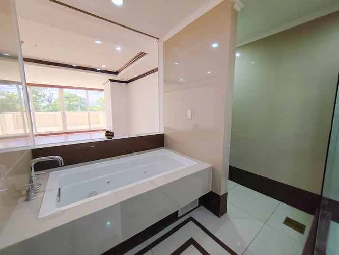 Apartamento de Lujo con Terraza en vista al parque La Sabana – 3 Habitaciones - Imagen 11