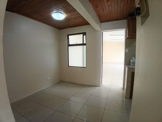 VENTA DE CASA EN ROHRMOSER ACONDICIONADA PARA OFICINAS - Imagen 4