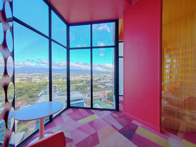Hermoso Apartamento en Alquiler en Mata Redonda Sabana - Vista a las montañas - Imagen 5