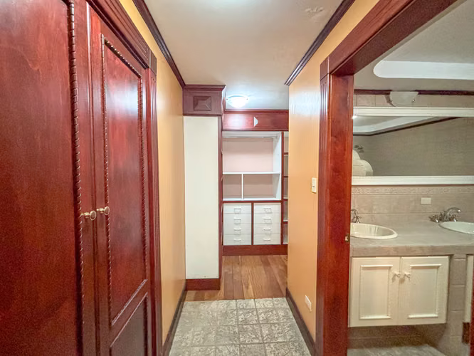 Alquiler Casa Independiente en Rohrmoser con Azotea Privada y Jacuzzi - Imagen 10
