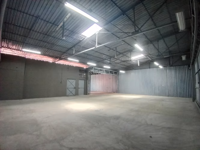 BODEGA EN SAN FRANCISCO DE DOS RIOS EN ALQUILER - Imagen 2