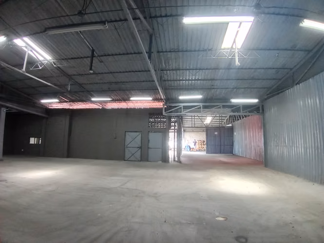 BODEGA EN SAN FRANCISCO DE DOS RIOS EN ALQUILER - Imagen 6