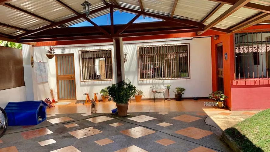 SE ALQUILA CASA CON APARTAMENTO INDEPENDIENTE  ¢ 900,000 negociable - Imagen 17