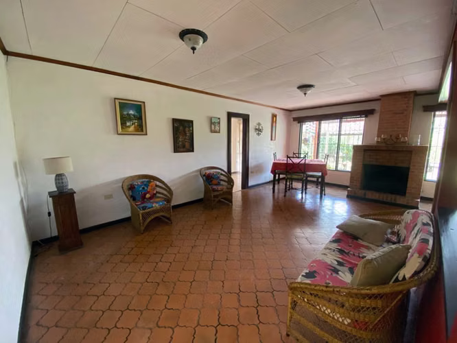 SE ALQUILA CASA CON APARTAMENTO INDEPENDIENTE  ¢ 900,000 negociable - Imagen 7