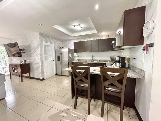 VENDO CASA EN SAN RAFAEL-SAN JOSÉ. - Imagen 1