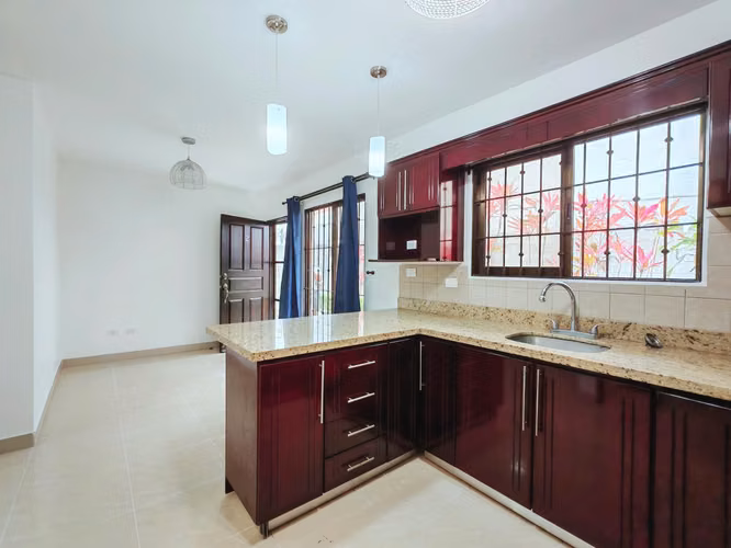 SE VENDE CASA EN CONDOMINIO SOL NACIENTE -Santa Ana Centro - Imagen 8
