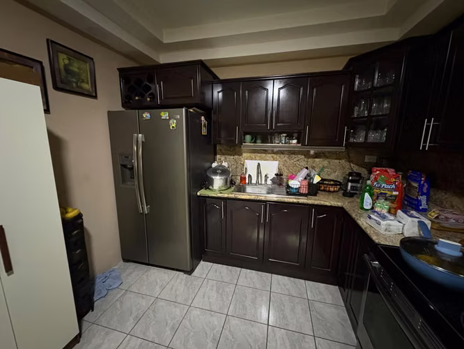 HOUSE FOR SALE! In Los Geranios Residential Development – San Felipe de Alajuelita