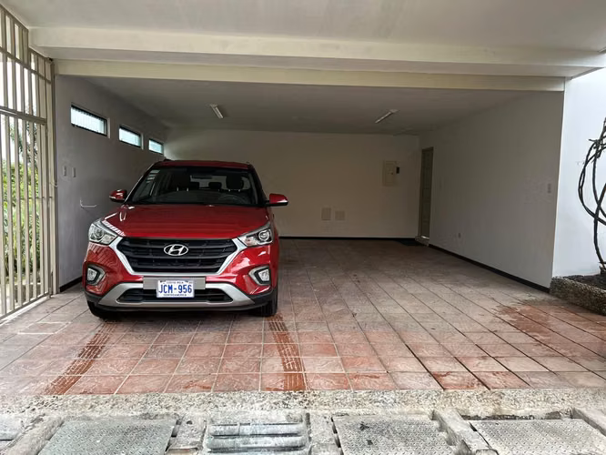 REBAJADA Casa remodelada, con vista 180° – Escazú - Imagen 10