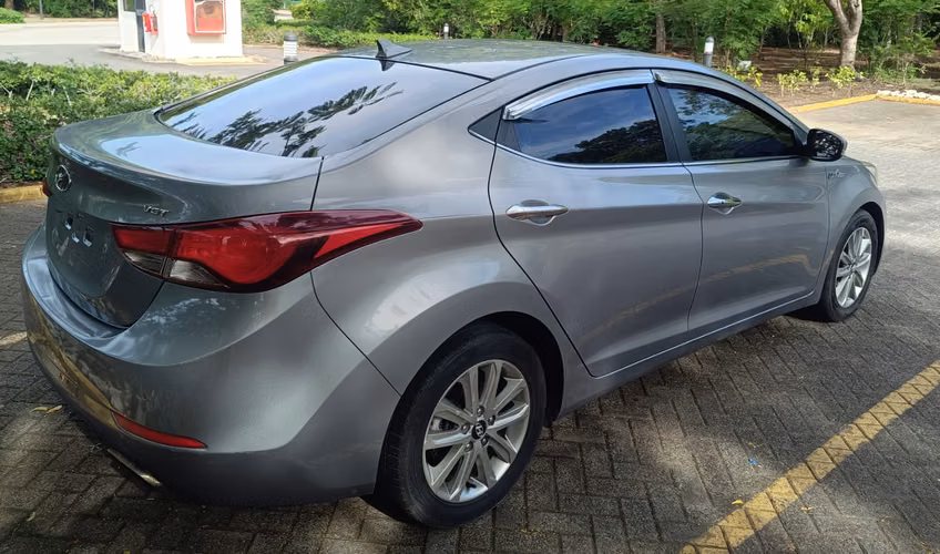 Hyundai Avante 2014 Full extras - Imagen 3