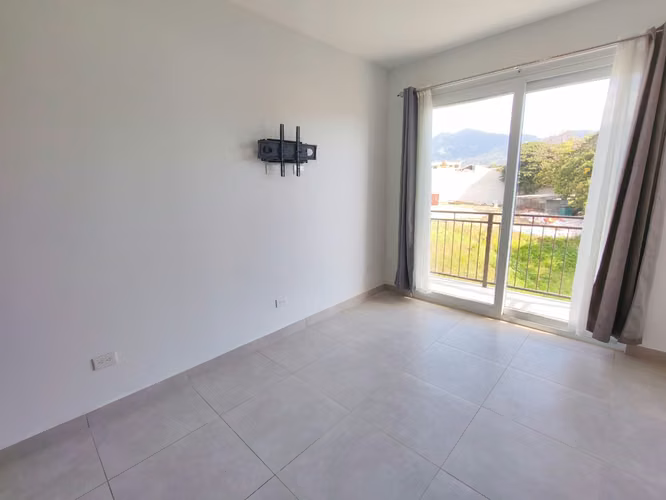 Se alquila apartamento al final del Boulevard de Rohrmoser. Cerca del Colegio Británico. - Imagen 2