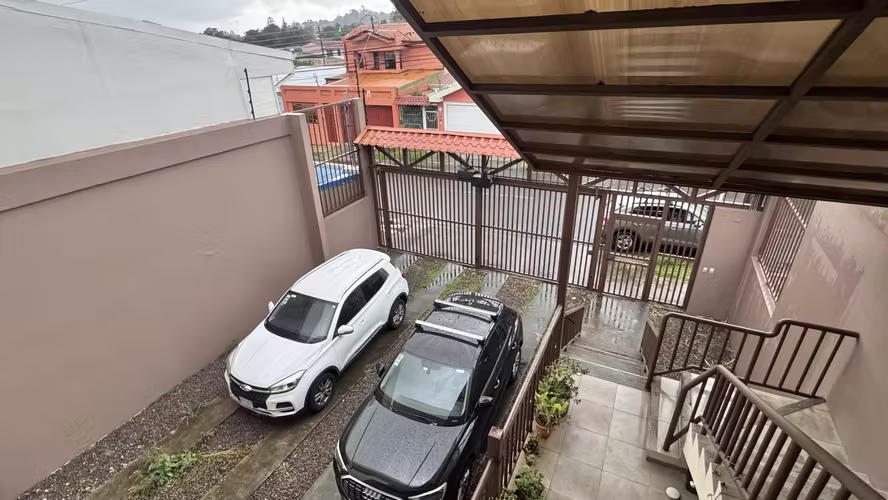 SE ALQUILA TRES RIOS APARTAMENTO SEGUNDO PISO ESTANCIA ANTIGUA