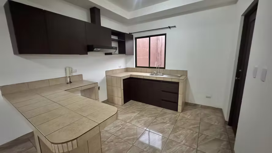 SE ALQUILA TRES RIOS APARTAMENTO SEGUNDO PISO ESTANCIA ANTIGUA