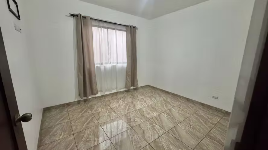 SE ALQUILA TRES RIOS APARTAMENTO SEGUNDO PISO ESTANCIA ANTIGUA