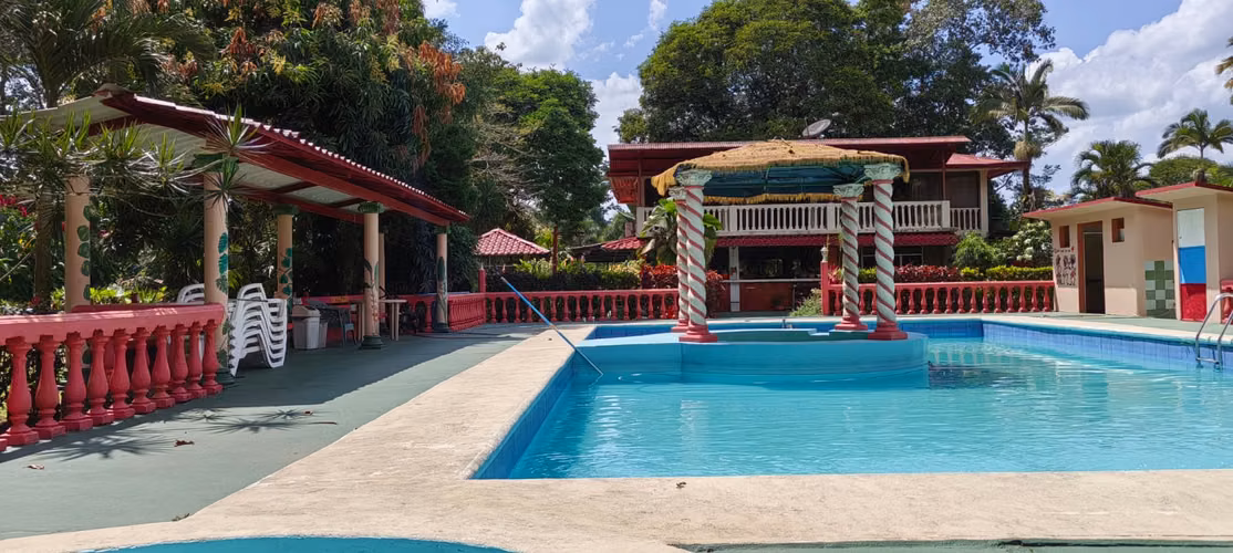 Exclusiva Propiedad en venta Albergue Isla Verde Lodge - Imagen 2