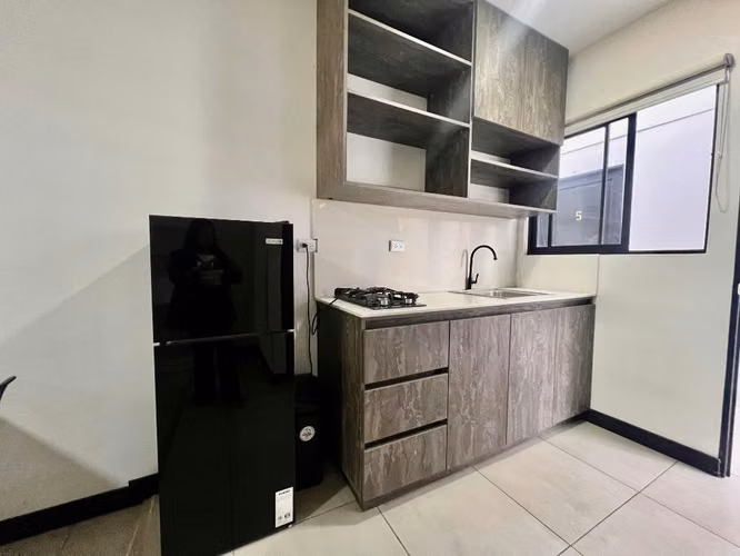 Alquiler de apartamento Tipo estudio Semi amueblado con servicios incluidos - Imagen 5