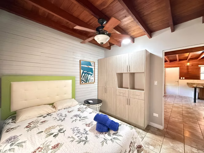 Villa tropical amueblada en Playa Tamarindo, piscina, 3 habitaciones - Imagen 11