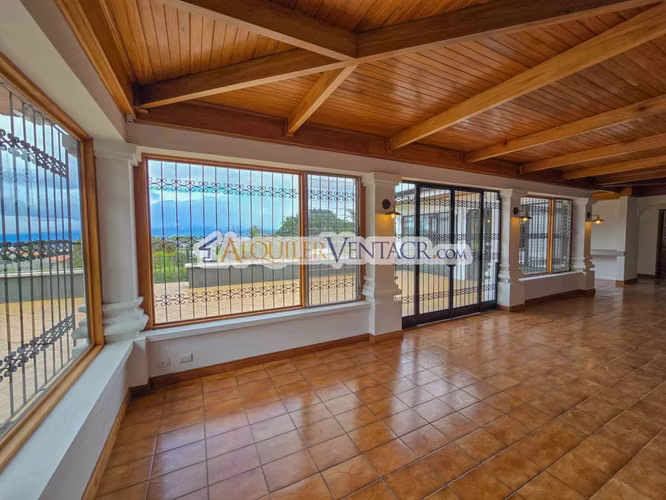 CASA DE UN NIVEL DE 900 M2 Y 3.500 M2 DE LOTE CON VISTAS EN ESCAZU - Imagen 17