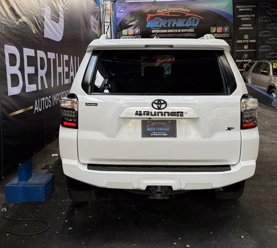 TOYOTA 4RUNNER SR5 2017 BLANCO AUTOMÁTICO 4X4 - Imagen 11