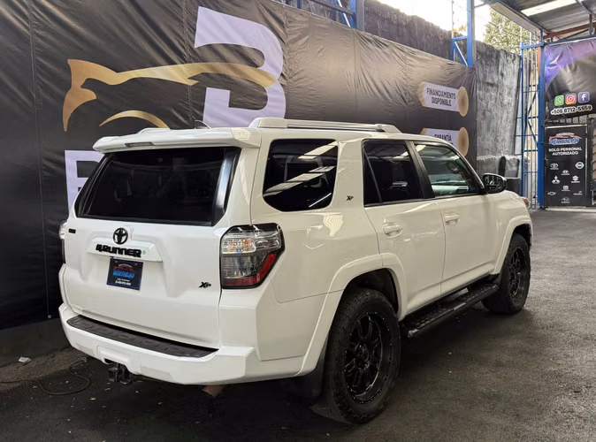 TOYOTA 4RUNNER SR5 2017 BLANCO AUTOMÁTICO 4X4 - Imagen 4