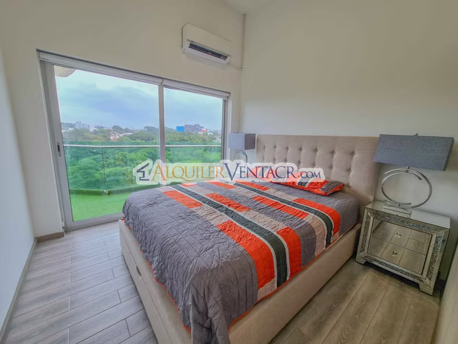 Lujoso Penthouse amueblado con vista en torre Paradisus Rohrmoser Pavas - Imagen 18