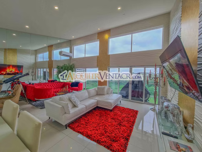 Lujoso Penthouse amueblado con vista en torre Paradisus Rohrmoser Pavas - Imagen 9