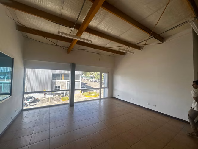 Alquilo bodega 547m2 Industrial y Comercial en San Rafael de Alajuela. - Imagen 11