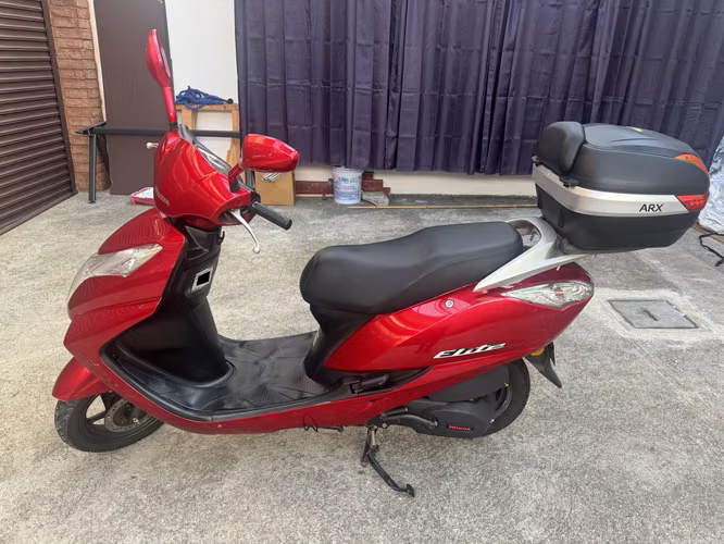 Scooter Honda Elite
