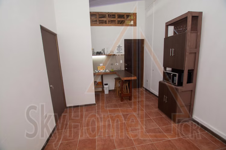 2037 / Alquiler / Lomas de Ayarco / Amueblado / Servicios incluidos