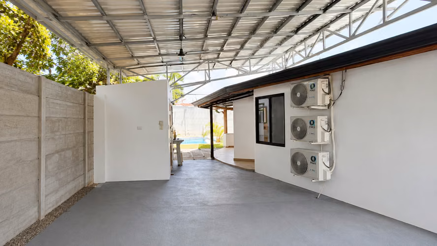 Casa Remodelada con Piscina Playa Potrero - Imagen 12