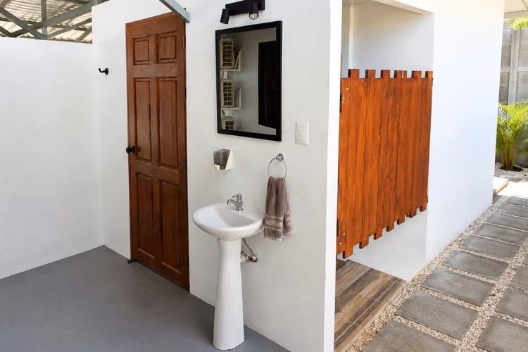 Casa Remodelada con Piscina Playa Potrero - Imagen 14